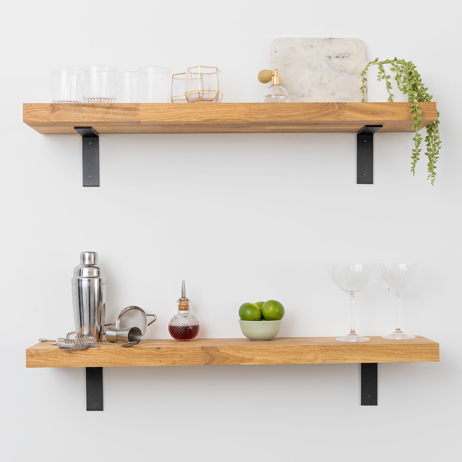 Black Flat-Style Scaffolding Brackets for 150mm depth shelves (Pair)