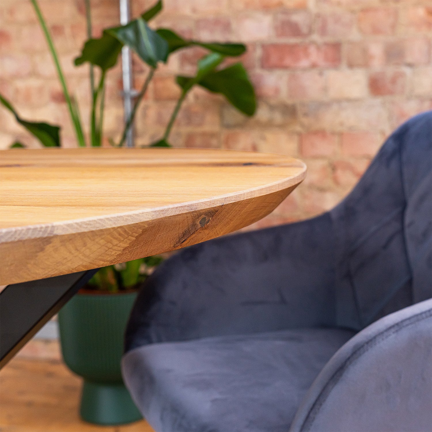 Premium Solid Oak Round Dining Table - Pure