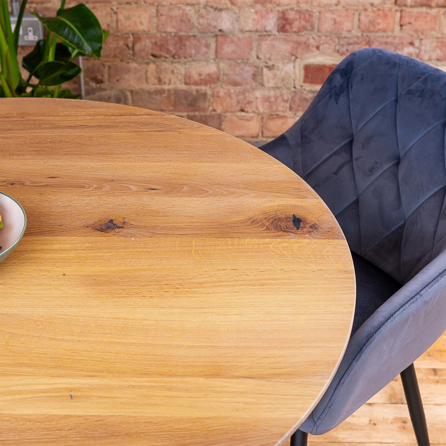 Premium Solid Oak Round Dining Table - Pure