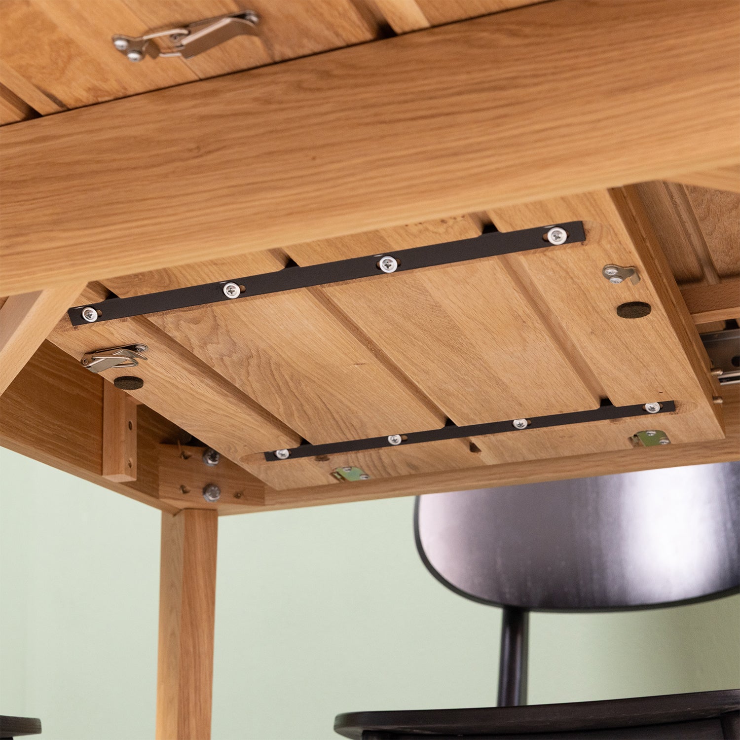 Solid Oak Round Extendable Dining Table