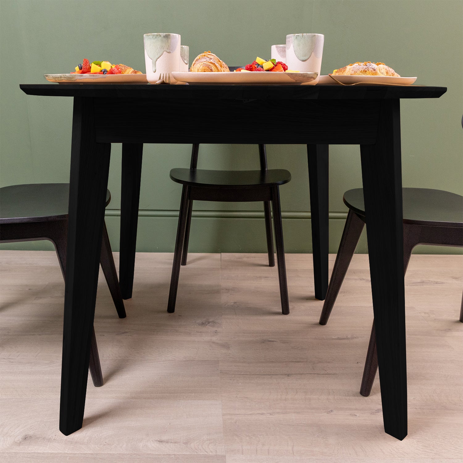 Solid Oak Round Extendable Dining Table - Black Oak