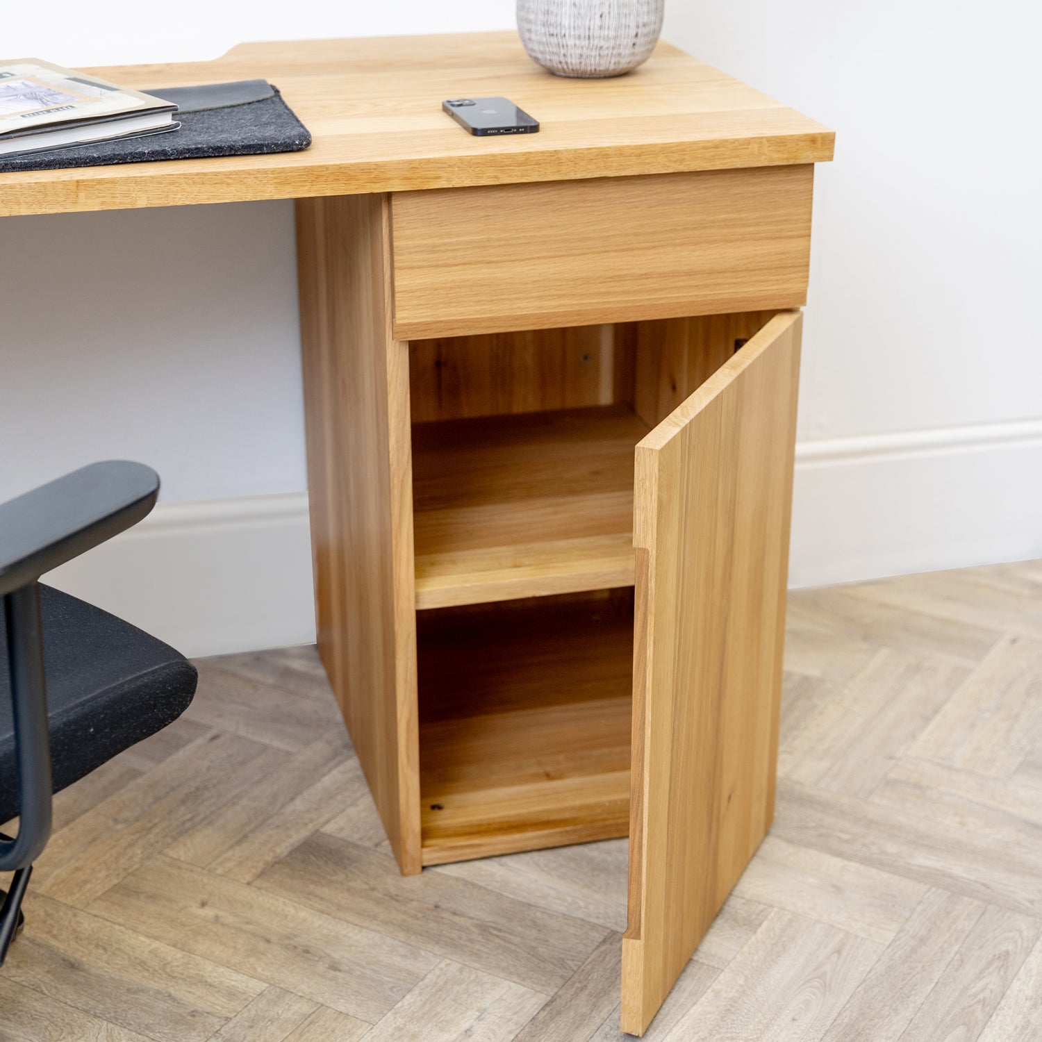 Full Stave Oak Solid Wood Desk with Drawer Cabinet