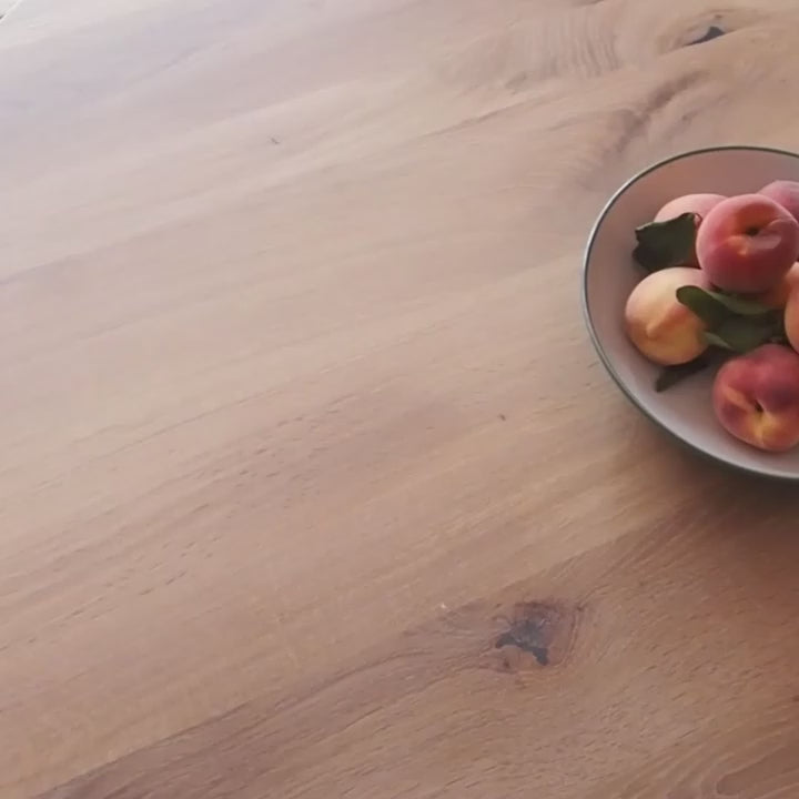 Video: Premium Solid Oak Round Dining Table - Natural (Light Oak)